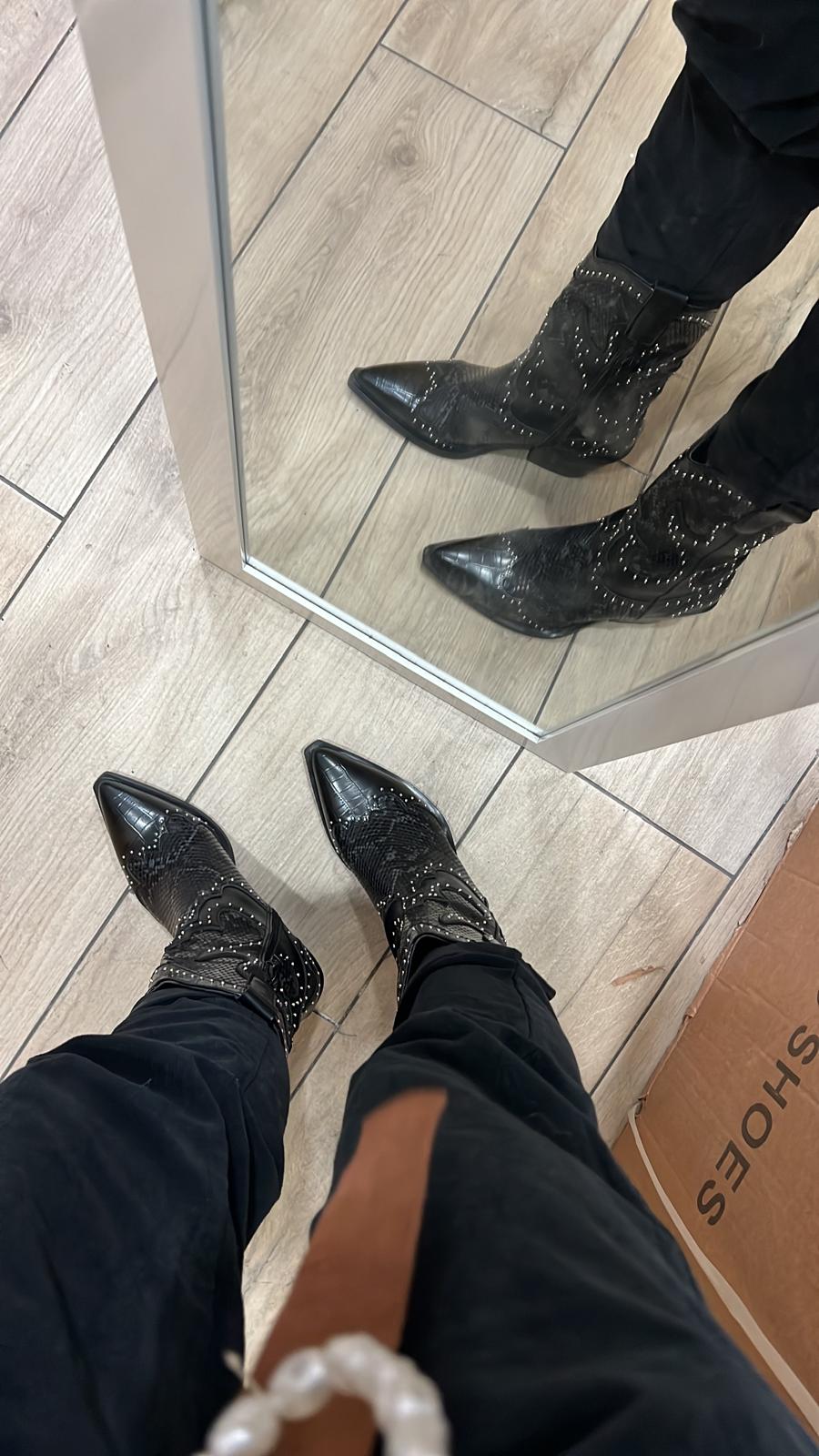 Botín Cow tachuelas