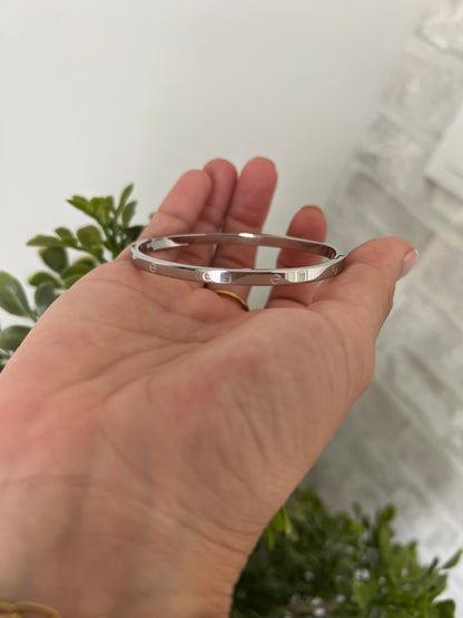 Pulsera fina Cartier